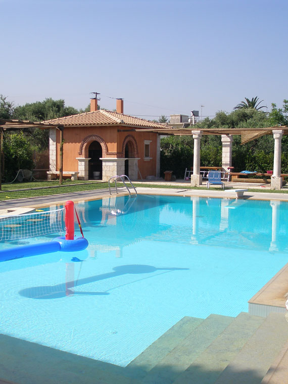 House-with-poolB-b-7